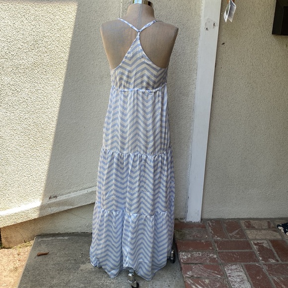 ASOS gorgeous long dress. So pretty and flattering from Bloomingdale’s - Picture 6 of 13